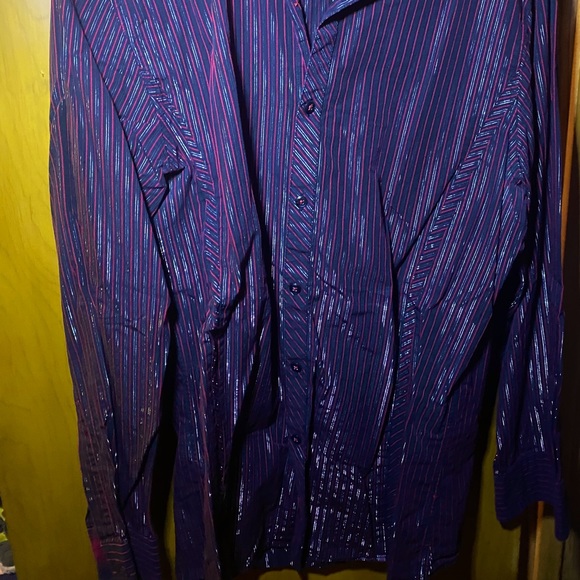 Button up shirt - Picture 1 of 2
